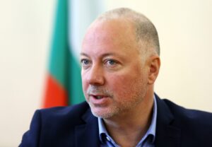 Правителството в оставка със спешен ход за парите ни!